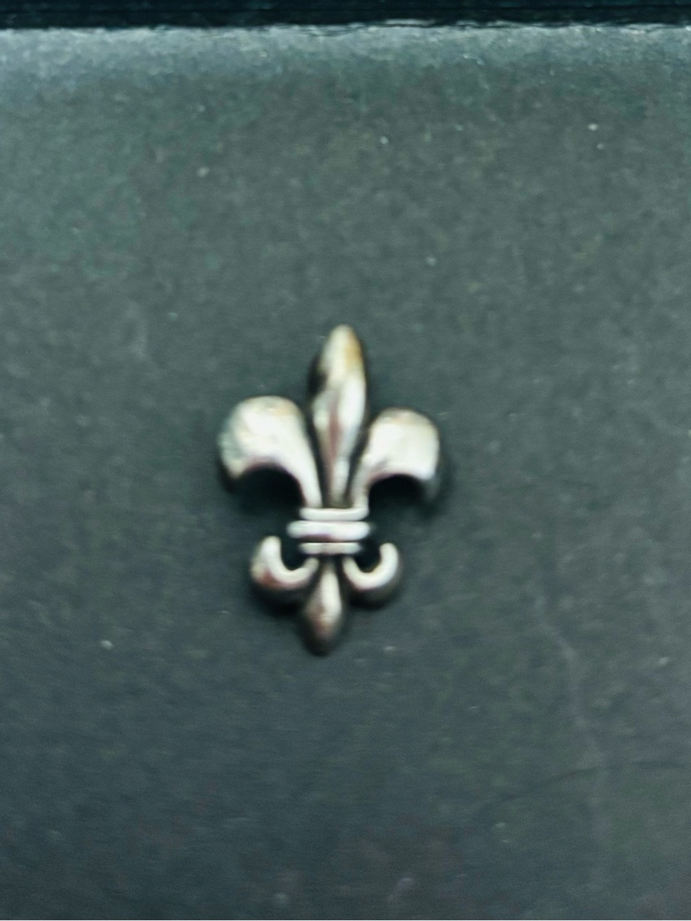 Mignon Faget Fleur-de-lisa pendant